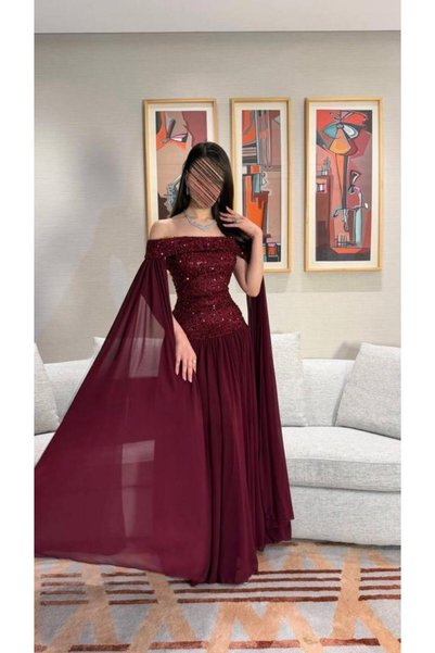 BASMA FASHION فستان سهرة أنيق بلون أحمر داكن مع تصميم مطرز لامع وأكمام منسدلة.