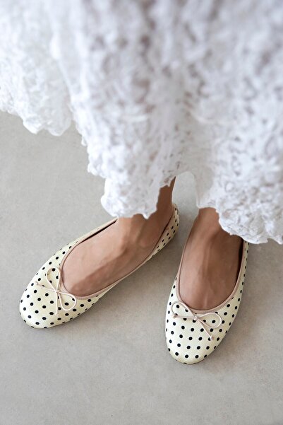 STRASWANS Lily Women's Bow Detail Satin Ballerina Flats Yellow Polka Dot