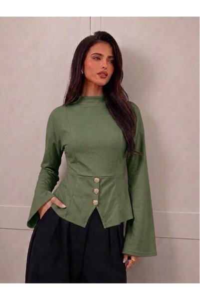 Moda Lounge بلوزة بياقة عالية وأكمام إسبانية وأزرار ذهبية