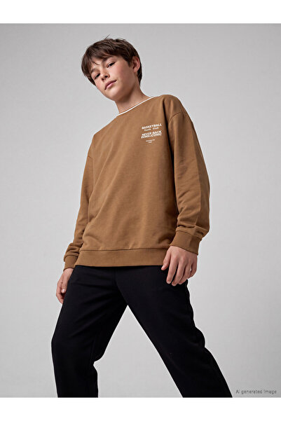 LC Waikiki Esvab • Modern & Distinctive Boys' Sweatshirt