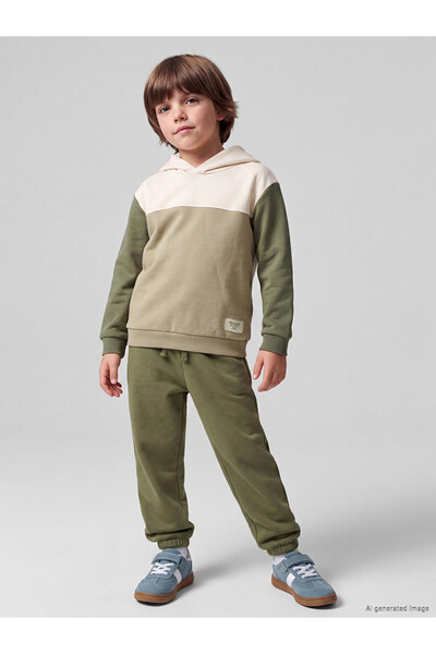 LC Waikiki Quality Parts from Çelebi Store Color-Blocked Boys' Sweatshirt and...