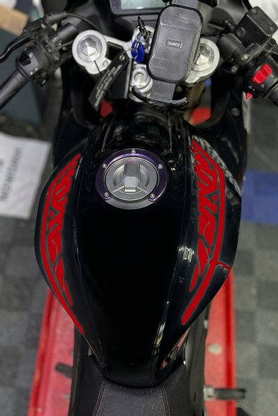 Banxtre RKS SRK125R Motosiklet için Depo Üstü Tribal Dövme Sticker (Sağ ve Sol )