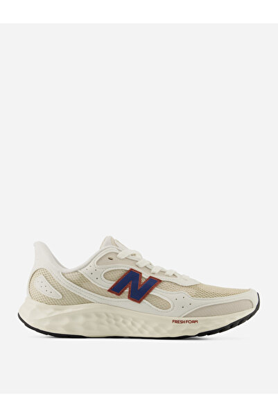 New Balance حذاء أريشي رياضي باللون الرمادي