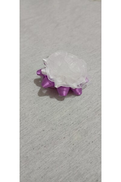 UcDa El Yapımı 6.5x6.5 cm Beyaz Gül Detaylı Renkli Kurdele Lastik Toka