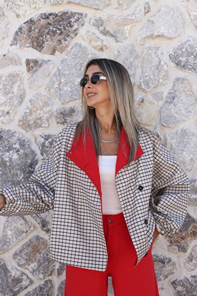 bytugcekaya Bej Kareli İçi Kırmızı Detaylı Ceket