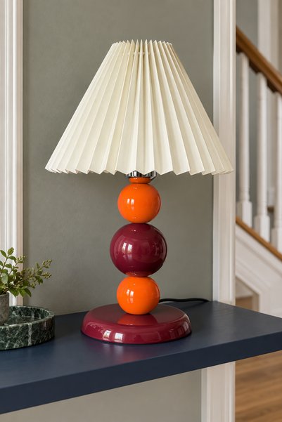 LUMINZO Rozinda Abajur Pileli Başlık Metal 40 cm Modern Masa Lambası Bordo Tu...