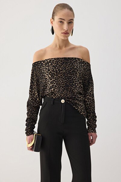 Touché Privé Leopard Printed Blouse