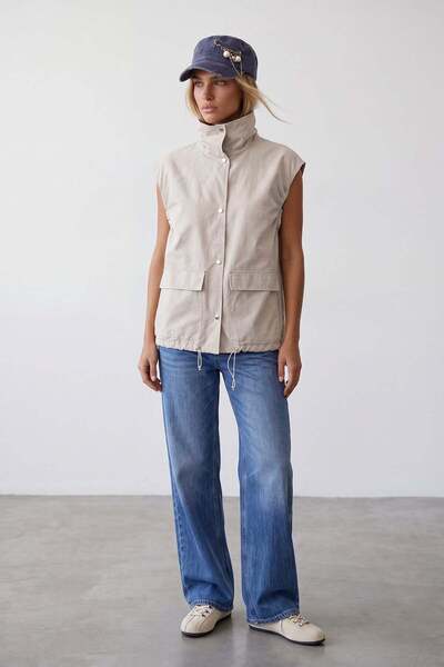 Trend Alaçatı Stili Kadın Bej Oversize Trençkot Yelek Alc-X15621