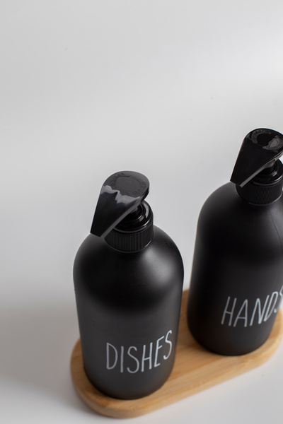 Karçiçeği Home 2’li Siyah Mutfak Sıvı Sabunluk Seti 500ml Bambu Tepsili