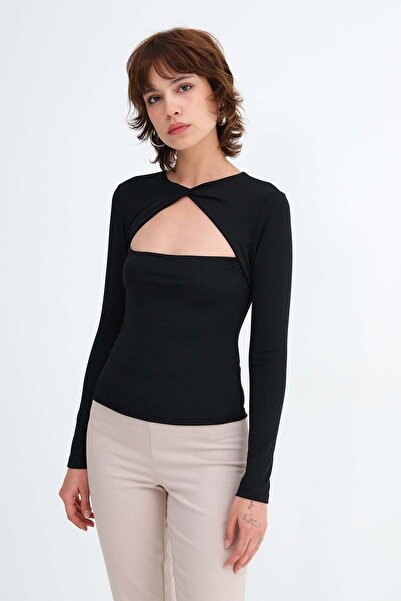 Addax Blouse with Chest Window Detail B1149