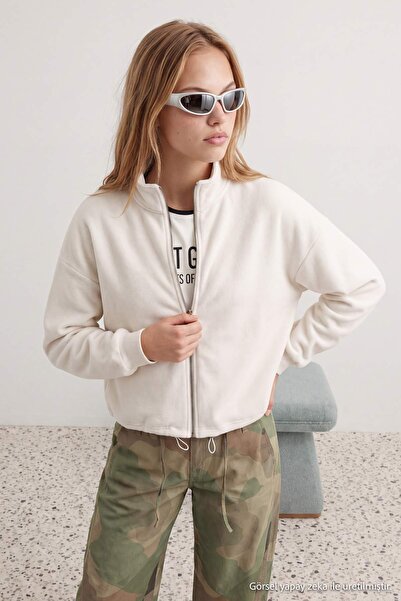 Trendyol Collection Ecru Back Slogan Printed Thick Knitted Sweatshirt with St...