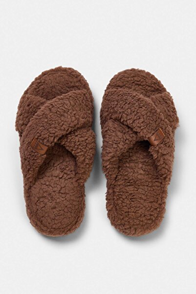 TRENDYOL SHOES Καφέ βελούδινες γυναικείες παντόφλες σπιτιού TAKAW27ER00012