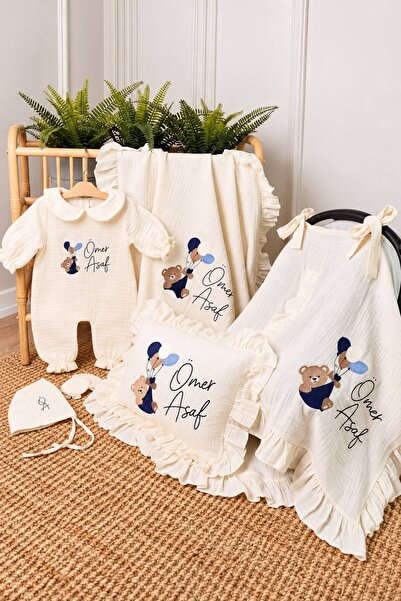 Müslin Ekru Set – Yastık, Battaniye, Puset Örtüsü ve Bebe Yaka Tulum