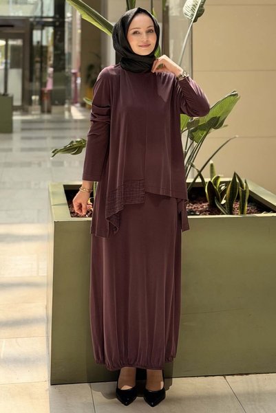 Nurcan Çetin طقم تنورة تونيك من نوركان تشيتين كوماس ميكس قصير من الأمام وطويل...