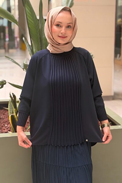 Ghisa Tunic with Pleated Knitwear Detail on the Front