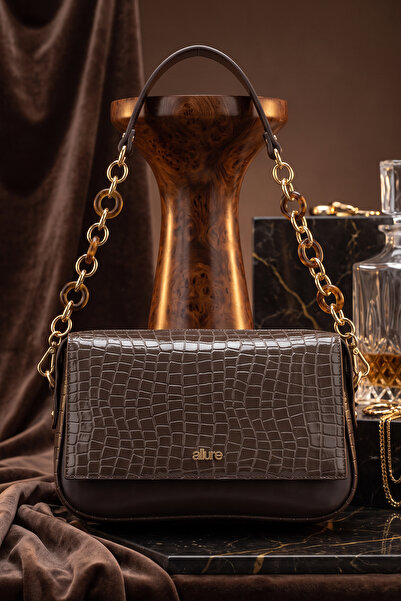 LYRA Bags & Accessories حقيبة كتف نسائية من LYRA مصنوعة من جلد التمساح باللون...