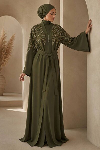 Neva Style فستان حجاب كاكي بحزام وتطريز متماثل 29143HK