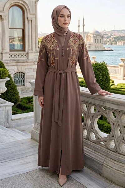Neva Style فستان تشيتيه بحزام وتطريز عرقي باللون البني الفاتح 29144AKH