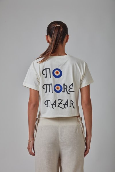 Karure Kem Göz 01 Kadın Kırık Beyaz Sırtı No More Nazar Baskılı %100 Pamuk Crop T-shirt