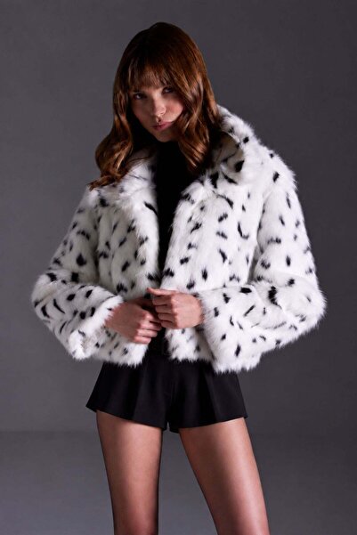Açelya Okcu Premium Leopard Pattern Baby Collar Faux Fur Women's Jacket