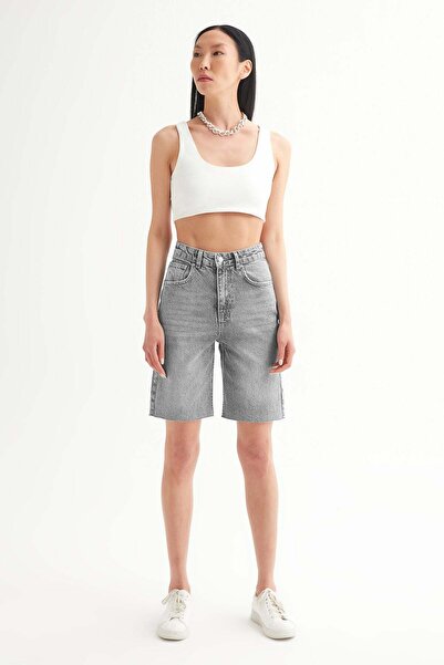 Açelya Okcu Women's High Waist Capri Jean