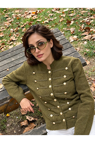 Bisou Örgü Şerit ve Gold Düğme Detaylı Kadın Triko Hırka
