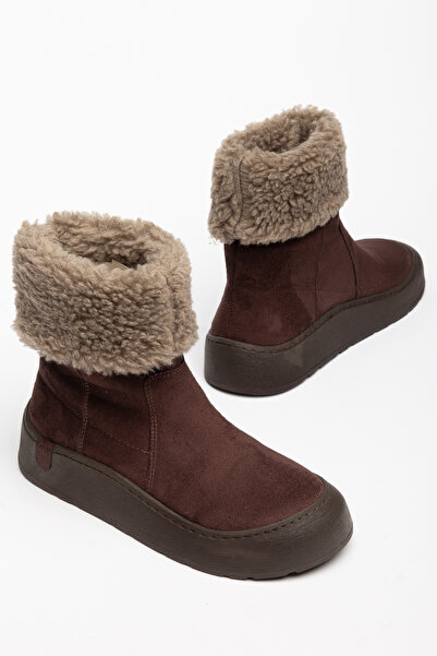 Dubais Shoes Γυναικείες χειμερινές μπότες από καφέ σουέντ με χοντρή σόλα, μαλ...