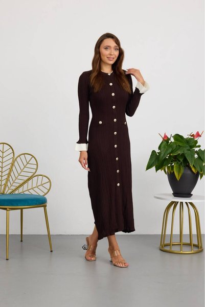 Ware Rochie tricotată elegantă, colorată, cu guler și manșete, în două culori...