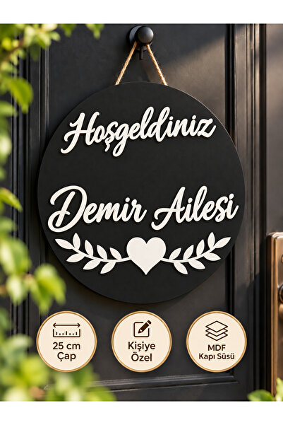 Kişiye Özel Aile İsimli Hoşgeldiniz Kapı Süsü 25 cm Kalpli Yaprak Desenli MDF Siyah Beyaz