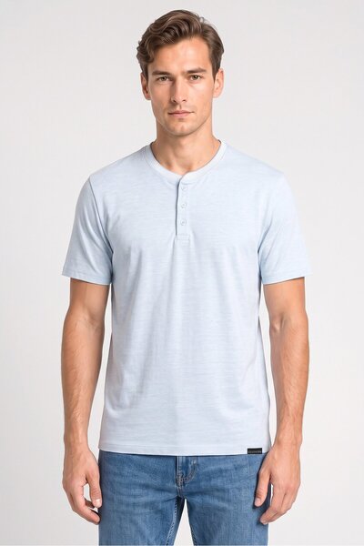 SKECHERS Men Sportswear Fit Short Sleeve Outdoor T-Shirt, Light Blue
