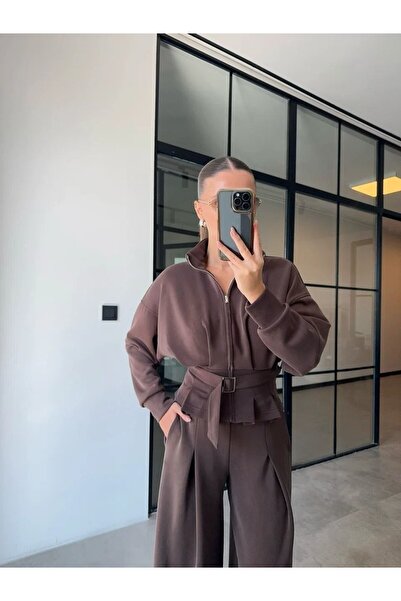 the baleria KADIN KEMERLİ OYSHO TAKIM