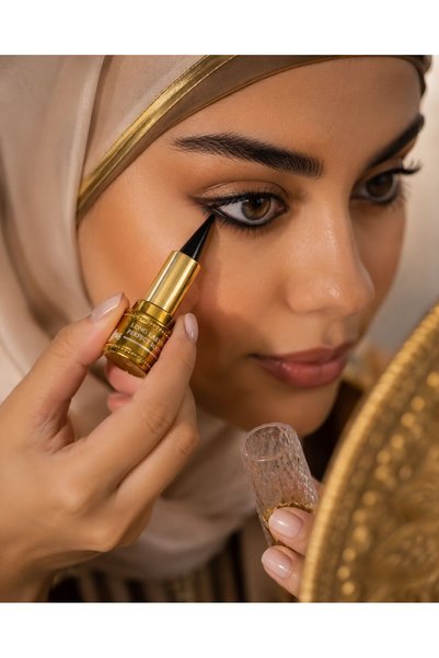 Altınoluk Haremia Elevator Riding |   Natural, Non-Smudging, Stylishly Designed Eye Makeup