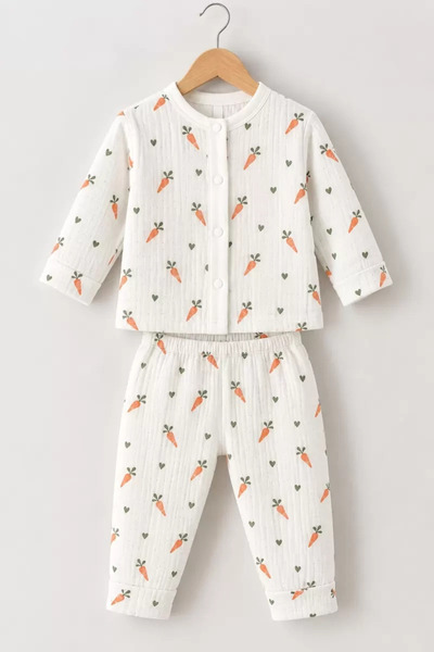 miyrem 3-12 Months Carrot Printed Combed Cotton Baby Pajama Set with Snap Fas...