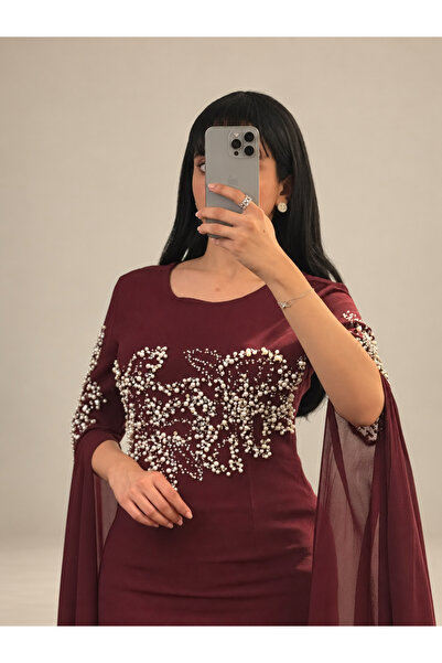 Rose اوصف الفستان واللون والقماش الخ.....