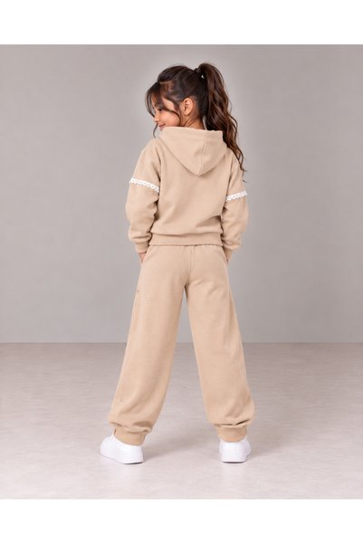 TOP CLOTHE طقم بناتي شتوي هودي وبنطال مبطن بالمخمل بتفاصيل دانتيل – بيج وأوف وايت