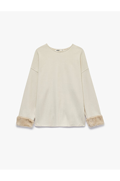 Koton Bisiklet Yaka Uzun Kollu Suni Kürklü Oversize Sweatshirt
