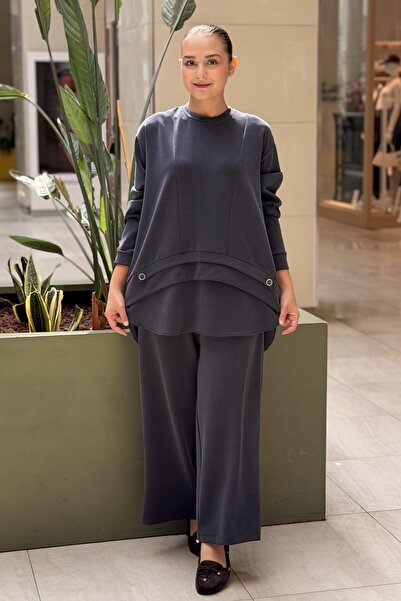 Ceremony Front Aller and Bead Detailed Pants Suit