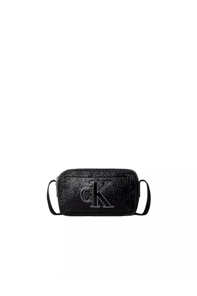 Calvin Klein Kadın Parlak Dokulu Monogram Logolu Ayarlanabilir Çapraz Askılı ...