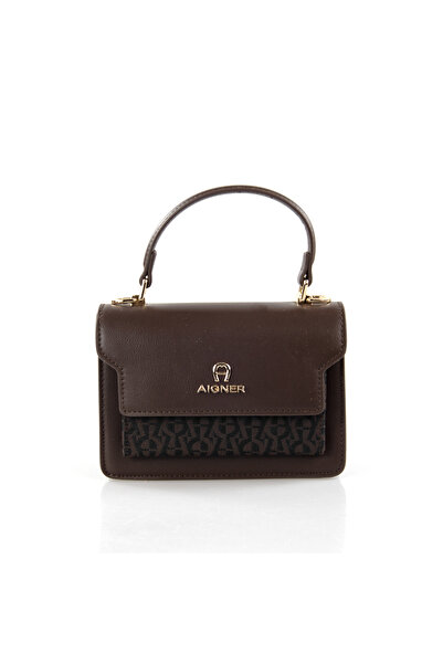 Aigner حقيبة كلاسيكية جديدة بشعار منقوش ومقبض علوي وحزام كتف