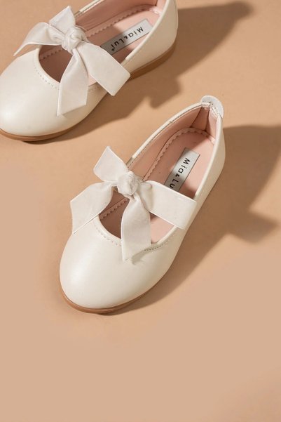 Little Ya Ya Love Girl's Cream Velvet Bow Detail Ballerina Flats