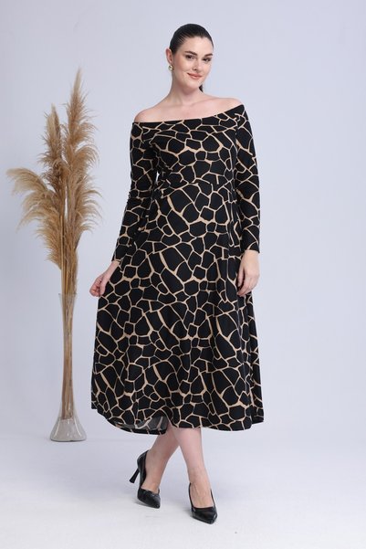 Madwilo Women's Black Beige Stone Pattern Boat Neck Plus Size Maxi Dress