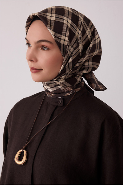 Belli Kahverengi Geometrik Desen %100 Twill İpek Eşarp 4421-55