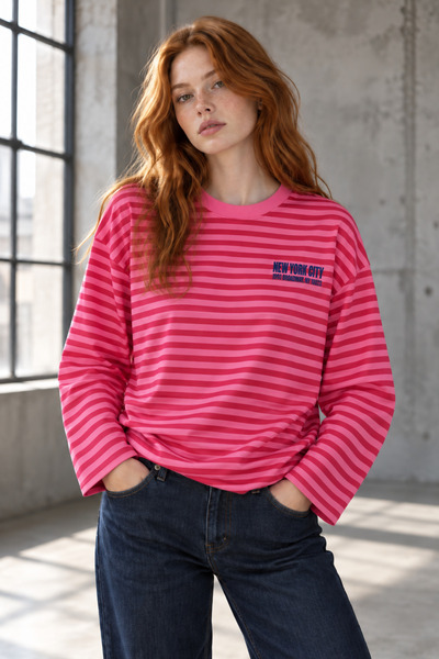Moda Neval Kadın Kırmızı Çizgili Uzun Kollu Oversize Tişört Bisiklet Yaka %10...