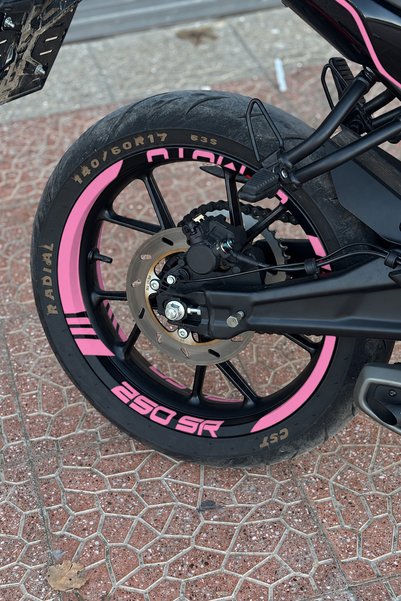 Banxtre CFMOTO 250 SR için Yazılı Kalın Kesikli Jant Şeridi Sticker Seti (16 ...