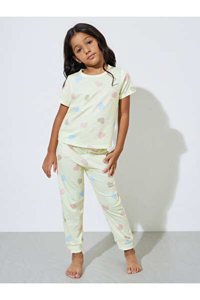Styli Girls Heart Print T-Shirt and Cuffed Pyjama Set
