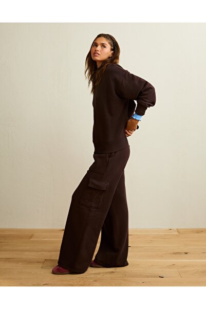 AMERICAN EAGLE AE Everyday Luxe Cargo Wide-Leg Sweatpant