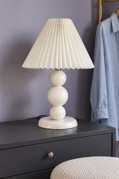 LUMINZO Rozinda Abajur Pileli Başlık Metal 40 cm Modern Masa Lambası Beyaz Re...