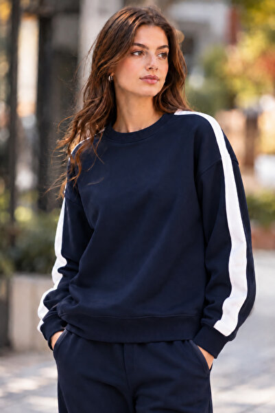 DAXİS Sportwear Company SWEATSHIRT DE DAMĂ CU DETALII CU DUNGĂRI ȘI GULER ROTUND