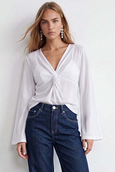 Trend Alaçatı Stili Women's White V-Neck Twisted Detailed Ruffle Fabric Blous...