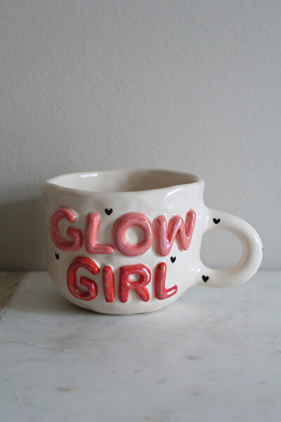 Glow Girl Yazılı Sedefli Pembe ve Siyah Kalpli El Yapımı Seramik Kupa